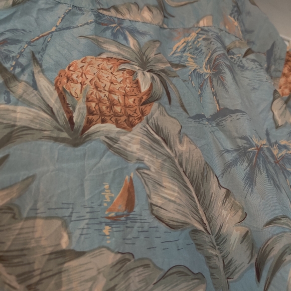 M.E. Sport lightweight button down shirt size Larg - Picture 5 of 5